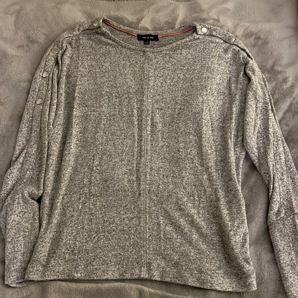 Women’s Long Sleeve Shirt - Picture 1 of 2